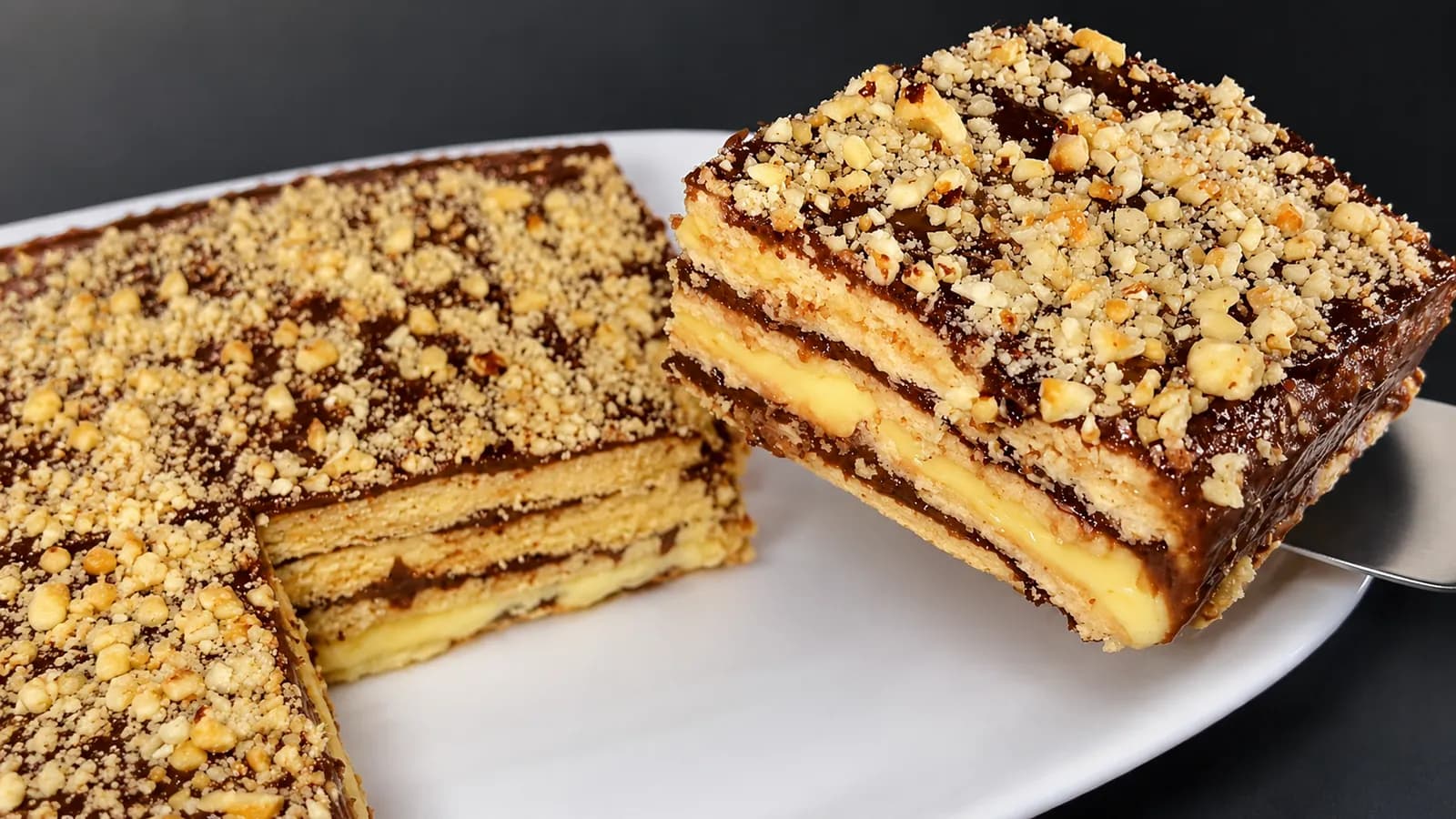 Tarta de la abuela con avellanas